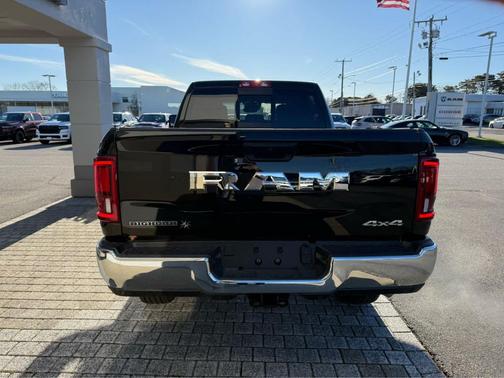 2025 RAM 2500 Big Horn 4x4 Crew Cab 64 Box