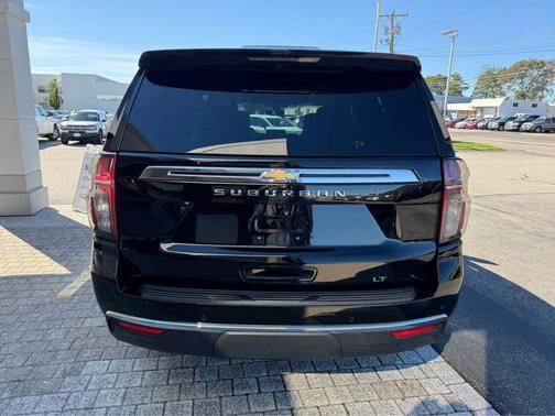 2021 Chevrolet Suburban LT