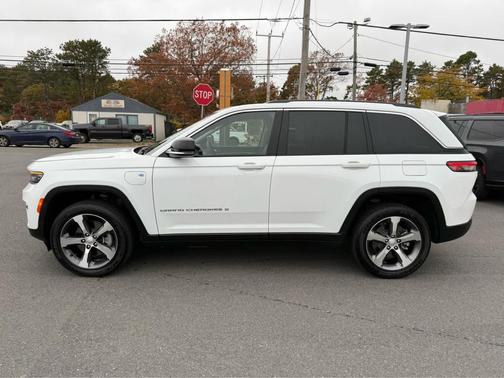 2023 Jeep Grand Cherokee 4xe Base