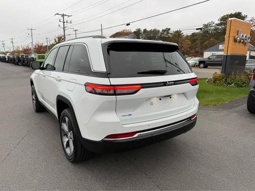 2023 Jeep Grand Cherokee 4xe Base