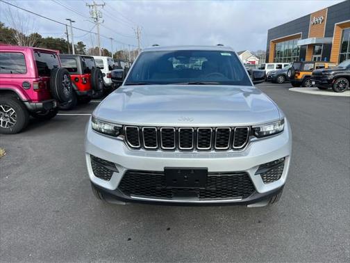 2025 Jeep Grand Cherokee Laredo