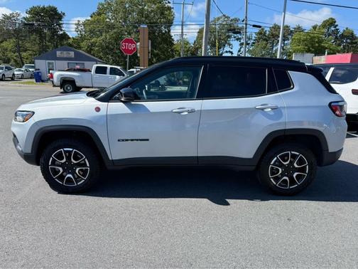 2024 Jeep Compass Trailhawk