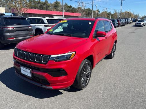 Redline Pearl Coat 2022 Jeep Compass (RED) Edition