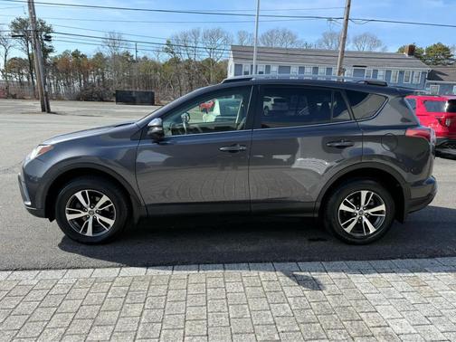 Magnetic Gray Metallic 2018 Toyota RAV4 XLE