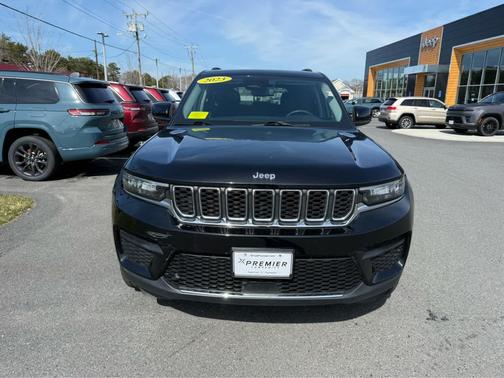 2023 Jeep Grand Cherokee Laredo