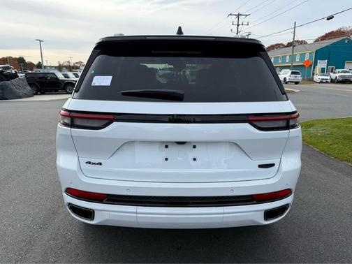 2025 Jeep Grand Cherokee Summit