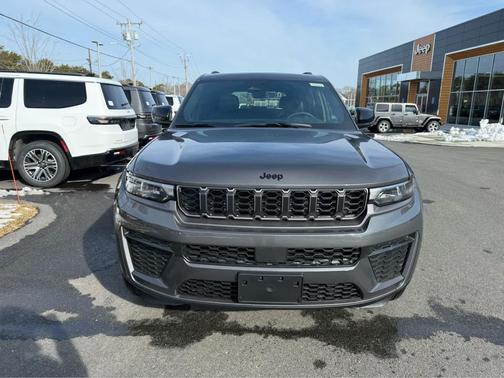 2026 Jeep Grand Cherokee Altitude