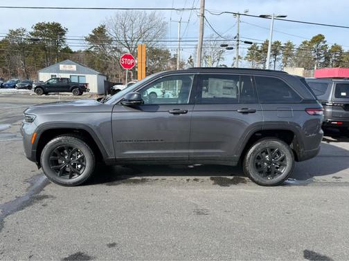 2026 Jeep Grand Cherokee Altitude