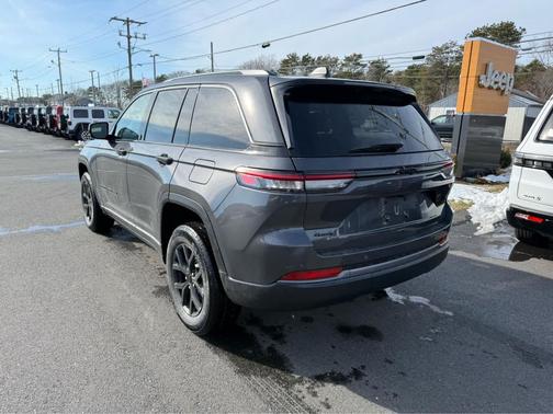 2026 Jeep Grand Cherokee Altitude