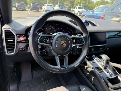 2021 Porsche Cayenne Base (Tiptronic)