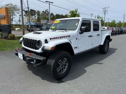 Bright White Clearcoat 2025 Jeep Gladiator Mojave X 4x4