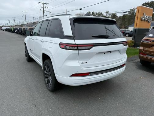 Bright White Clearcoat 2026 Jeep Grand Cherokee Limited