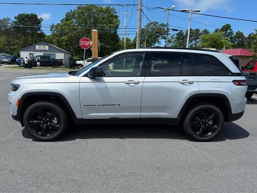 2025 Jeep Grand Cherokee Limited X