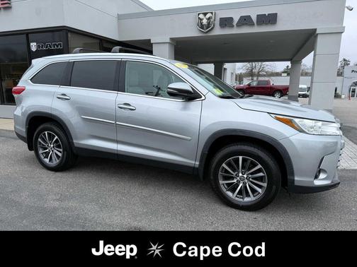 Celestial Silver Metallic 2019 Toyota Highlander XLE
