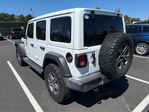 2022 Jeep Wrangler Unlimited Sport