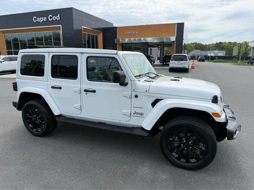 Bright White Clearcoat 2023 Jeep Wrangler 4xe Sahara