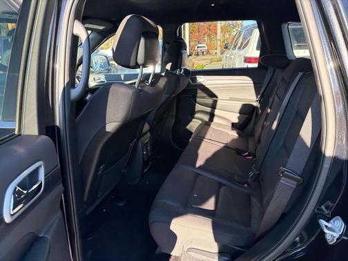 2020 Jeep Grand Cherokee Laredo