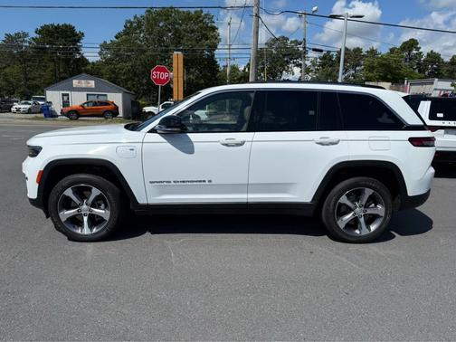 2023 Jeep Grand Cherokee 4xe Base