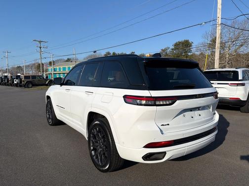 2025 Jeep Grand Cherokee Summit