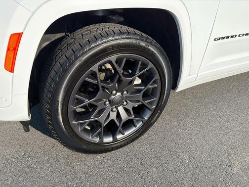 2025 Jeep Grand Cherokee Summit
