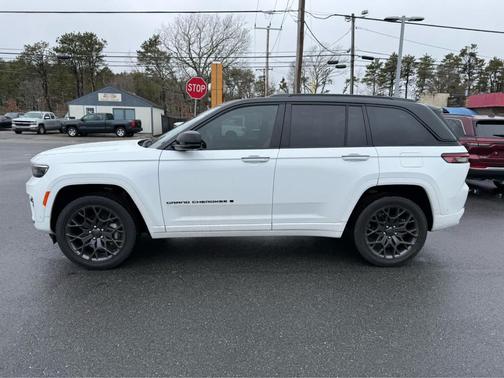 2025 Jeep Grand Cherokee Summit