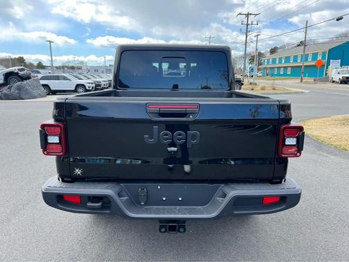 2025 Jeep Gladiator Sport S