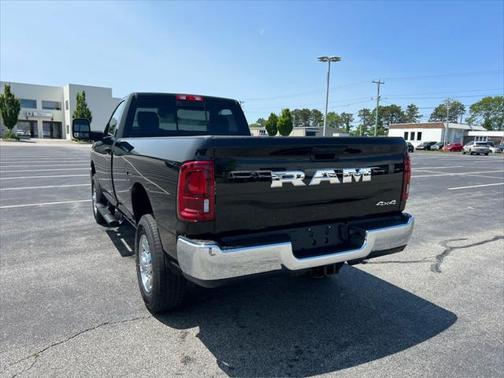 2025 RAM 2500 Tradesman 4x4 Reg Cab 8 Box