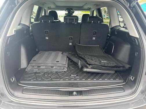 Baltic Gray Metallic Clearcoat 2023 Jeep Grand Cherokee 4xe Base