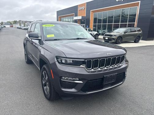 Baltic Gray Metallic Clearcoat 2023 Jeep Grand Cherokee 4xe Base