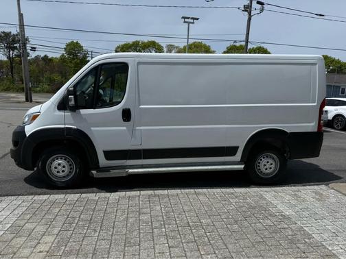 Bright White Clearcoat 2025 RAM ProMaster 2500 Tradesman