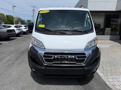Bright White Clearcoat 2025 RAM ProMaster 2500 Tradesman