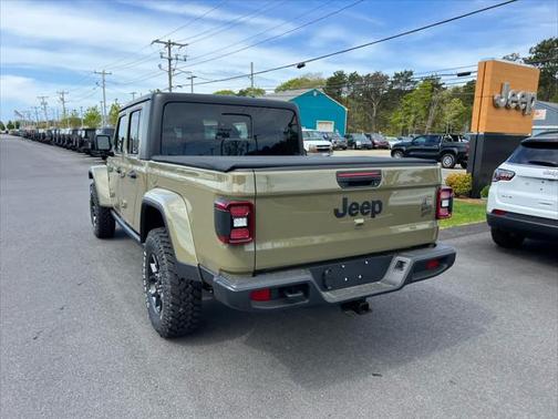 2025 Jeep Gladiator Willys 4x4