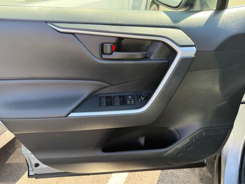 2019 Toyota RAV4 Hybrid LE