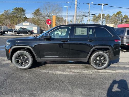 2026 Jeep Grand Cherokee Altitude