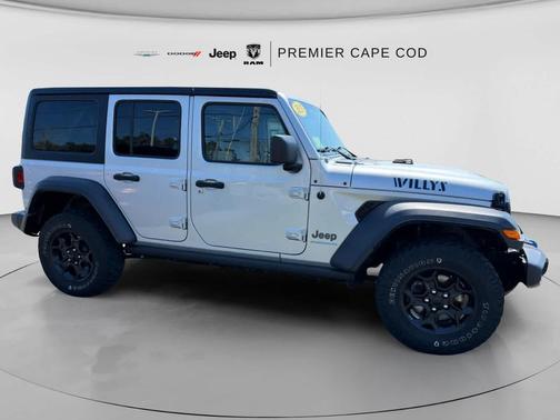Silver Zynith Clearcoat 2023 Jeep Wrangler 4xe Willys