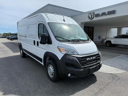 Bright White Clearcoat 2026 RAM ProMaster 2500 Tradesman