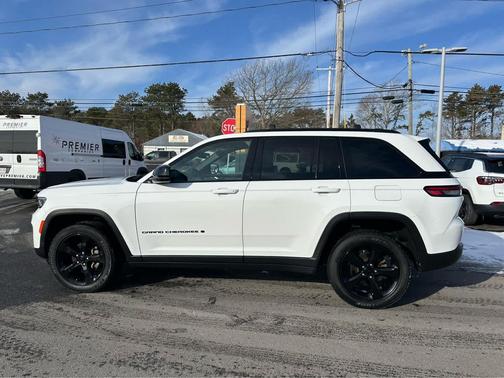 2023 Jeep Grand Cherokee Altitude
