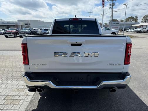 Ivory White Tri-Coat Pearlcoat 2026 RAM 1500 Limited