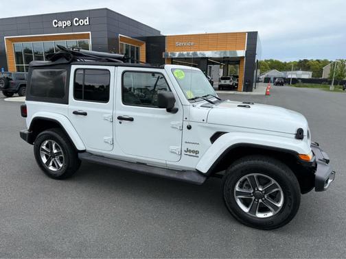 Bright White Clearcoat 2018 Jeep Wrangler Unlimited Sahara