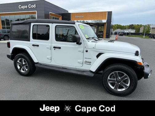 Bright White Clearcoat 2018 Jeep Wrangler Unlimited Sahara