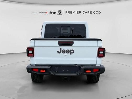 Bright White Clearcoat 2027 Jeep Gladiator Mojave X 4x4