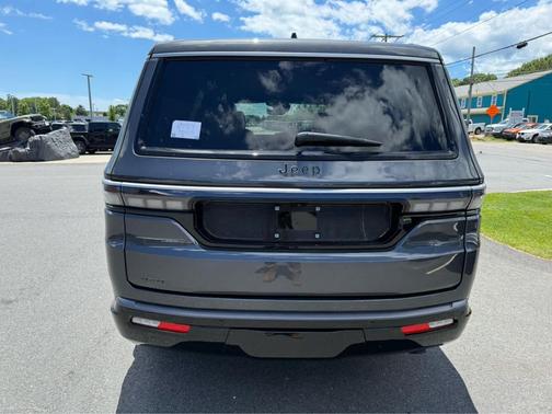 Baltic Gray Metallic Clearcoat 2026 Jeep Grand Wagoneer 4x4