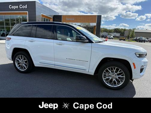 2022 Jeep Grand Cherokee Summit