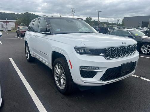 2022 Jeep Grand Cherokee Summit