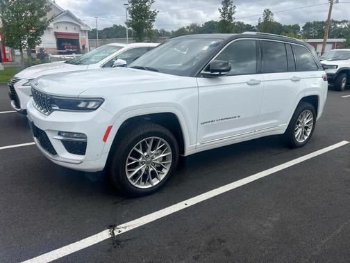 2022 Jeep Grand Cherokee Summit
