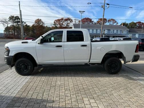 2026 RAM 2500 Tradesman 4x4 Crew Cab 64 Box