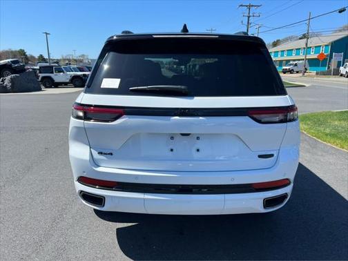 2025 Jeep Grand Cherokee Summit