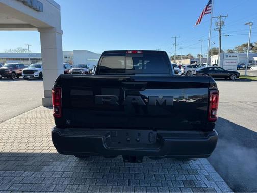 2026 RAM 2500 Tradesman 4x4 Crew Cab 64 Box