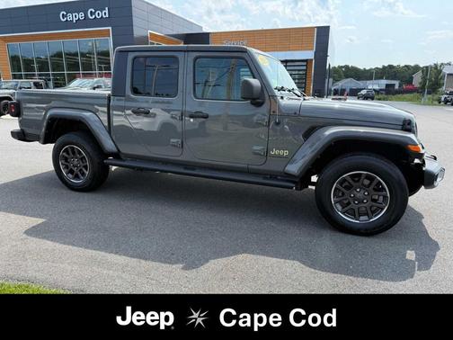 Sting-Gray Clearcoat 2023 Jeep Gladiator Overland