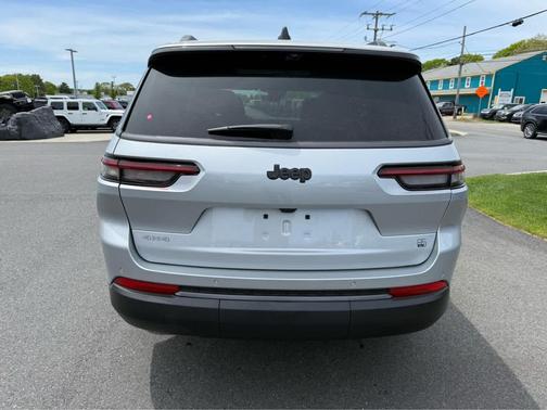 Silver Zynith 2026 Jeep Grand Cherokee L 85th Anniversary Edition